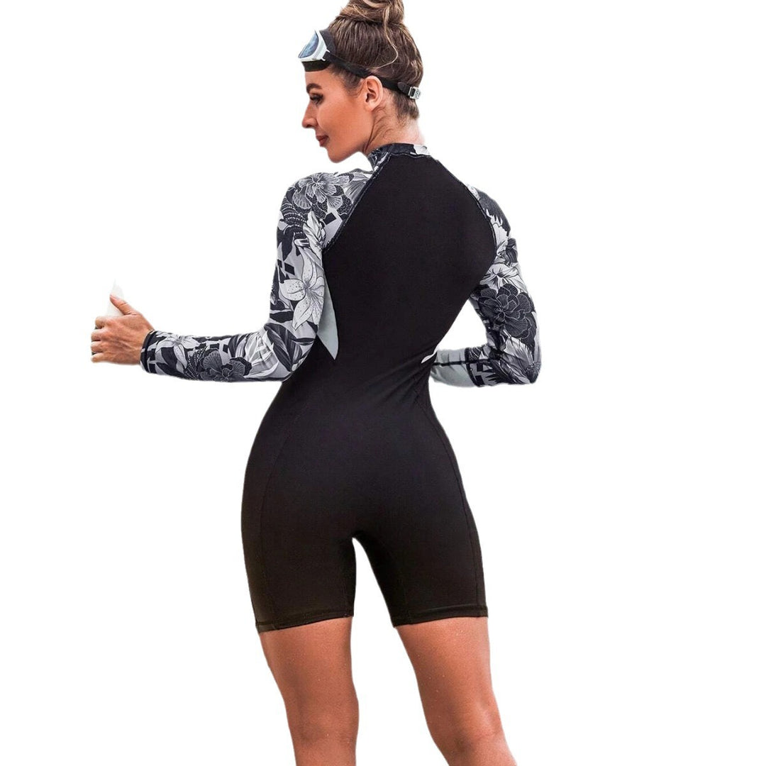 Women's neoprene surf suit with long sleeves and stylish details Mune Fashion