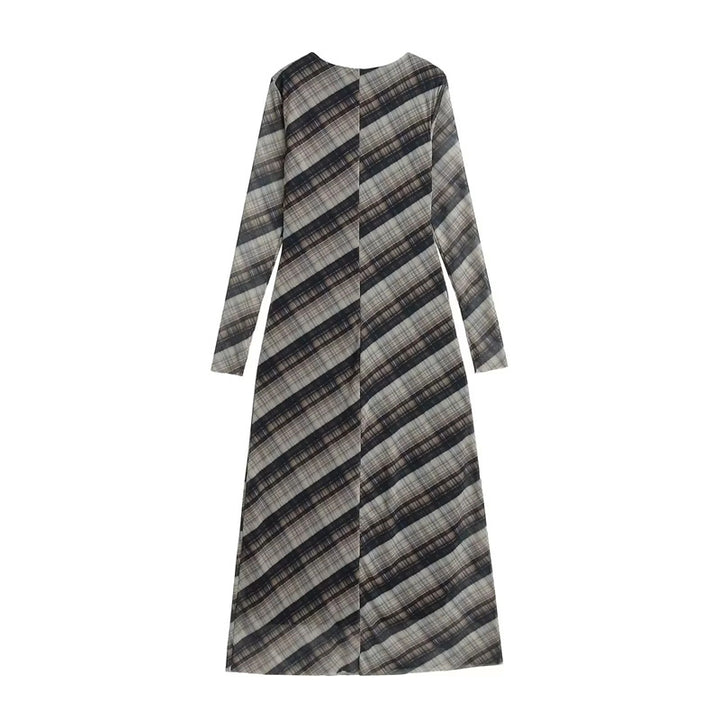 Women's long maxi dress with diagonal check pattern, round neckline, and long sleeves Mune Fashion