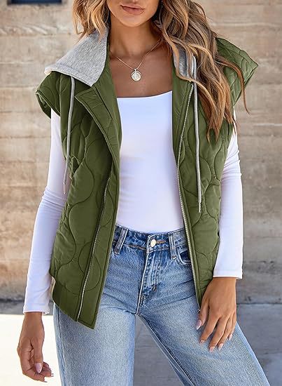 Women's quilted vest with hood, tailored fit and zipper Mune Fashion