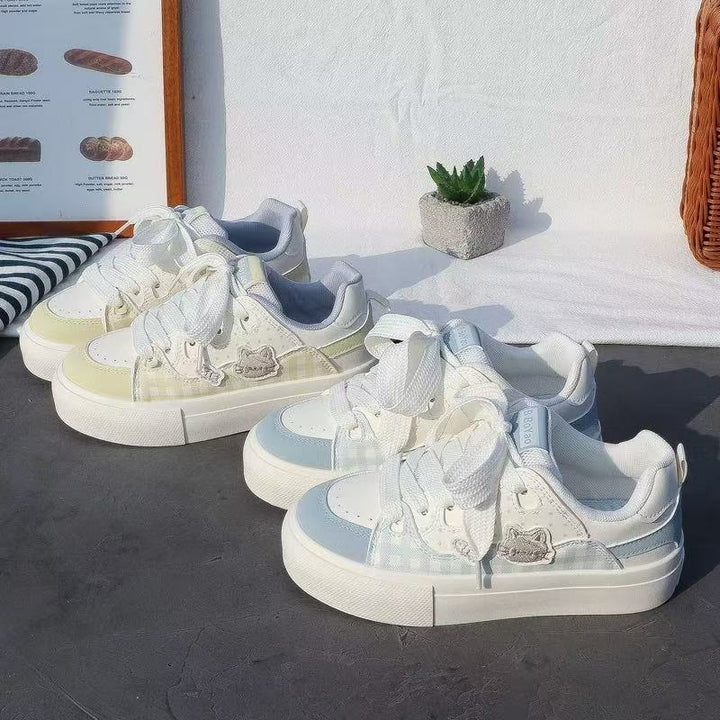 Ladies sneakers with stylish check pattern and comfortable sole Mune Fashion