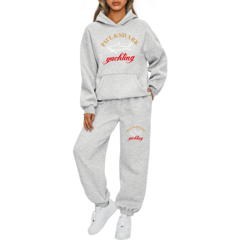 Women's oversized hoodie and jogger set with hood, kangaroo pocket, and ribbed cuffs Mune Fashion