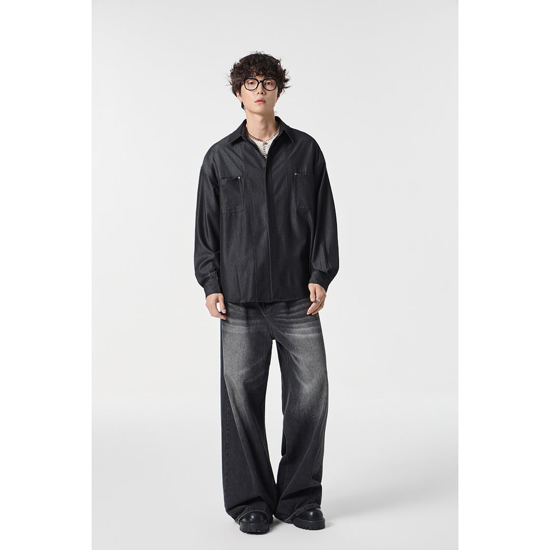 Men's Oversized Shirt Jacket made of lightweight denim quality with concealed button placket and chest pockets Mune Fashion