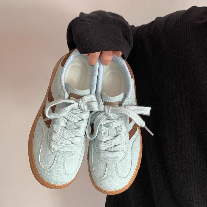 Women's sneakers with soft upper material and trendy color accents Mune Fashion
