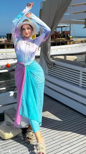 Women's fashionable beach suit with wrap skirt and UV protection Mune Fashion