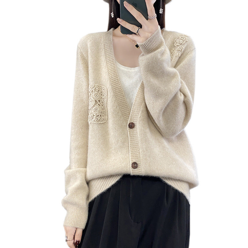 Women's Two-Piece Fine Knit Set with Knit Cardigan and Top as well as Crocheted Flower Appliqués Mune Fashion