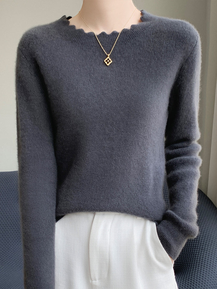 Women's Soft Fine Knit Sweater with Wavy Round Neckline and Cashmere-like Surface Mune Fashion