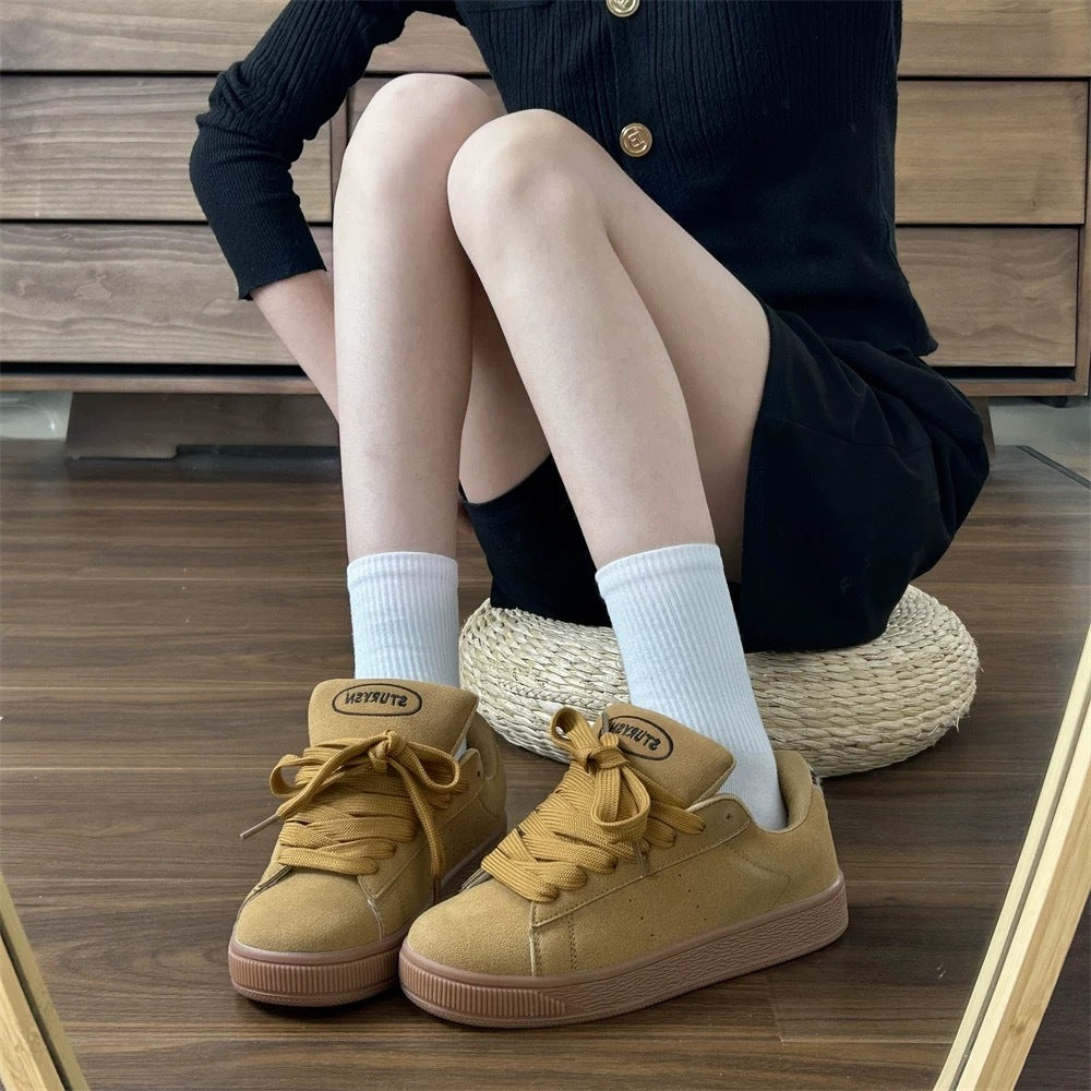 Women's sneakers made of high-quality suede with soft cushioning Mune Fashion