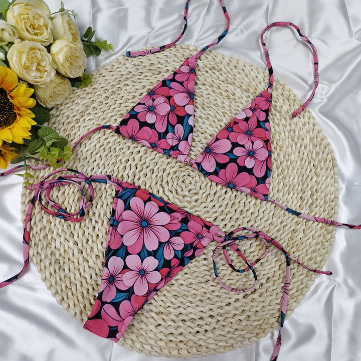 Women's triangle bikini with adjustable straps and elegant minimalist design Mune Fashion