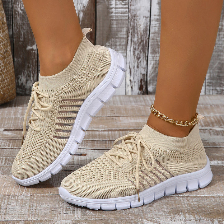 Women's knitted sock sneakers with elastic shaft, decorative lacing, and flexible tread sole Mune Fashion