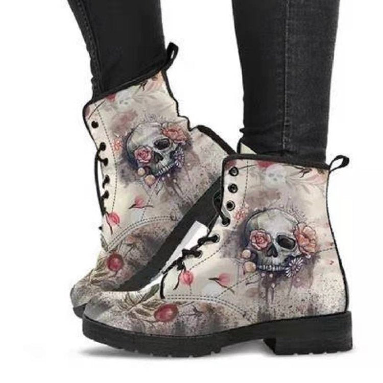 Women's trendy ankle-high laced biker boots with striking skull rose print and sturdy profile sole Mune Fashion