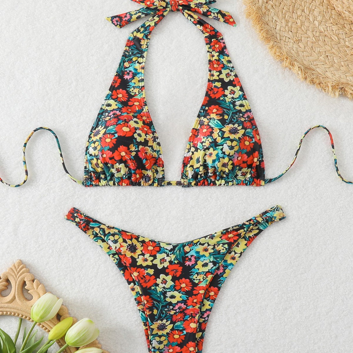 Women's triangle bikini with deep neckline and floral pattern Mune Fashion