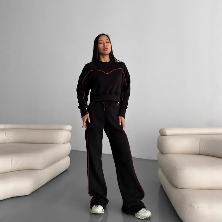Women's short oversized sweatshirt with drawstring joggers and contrast seams Mune Fashion
