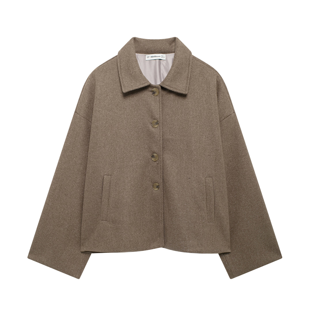 Women's short coat made of wool blend with oversized silhouette and concealed button placket Mune Fashion