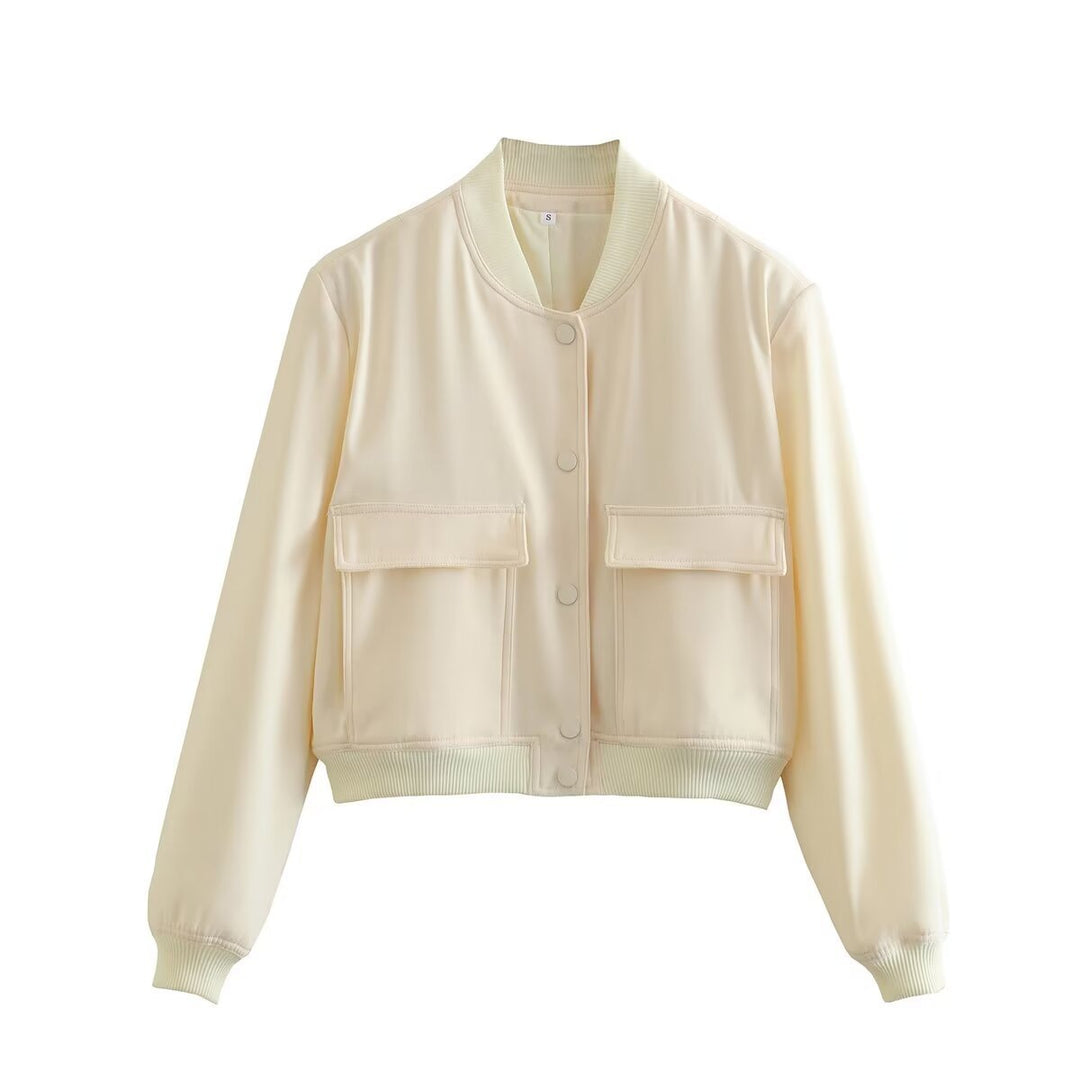 Women's short-cut bomber jacket with animal print, ribbed cuffs, patch pockets, and snap button closure Mune Fashion