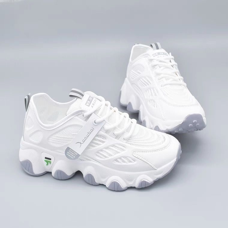 Ladies Sporty Sneakers with breathable mesh material and cushioned sole Mune Fashion
