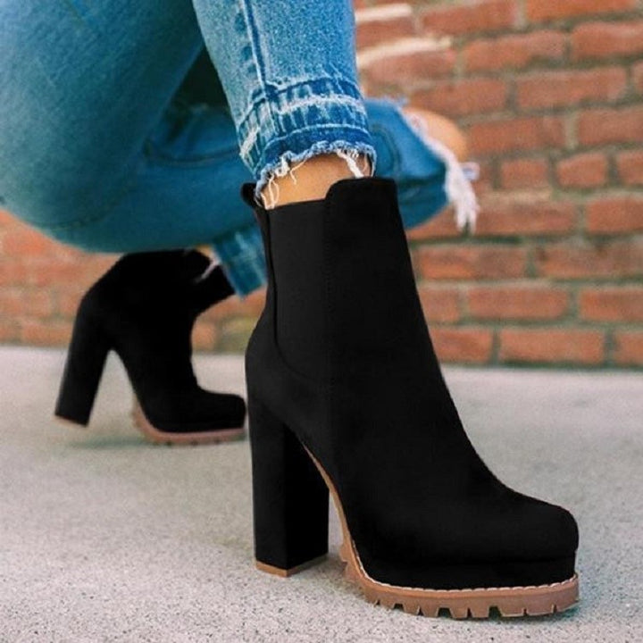 Ladies nan Chelsea ankle boots with platform, robust tractor profile and suede look Mune Fashion