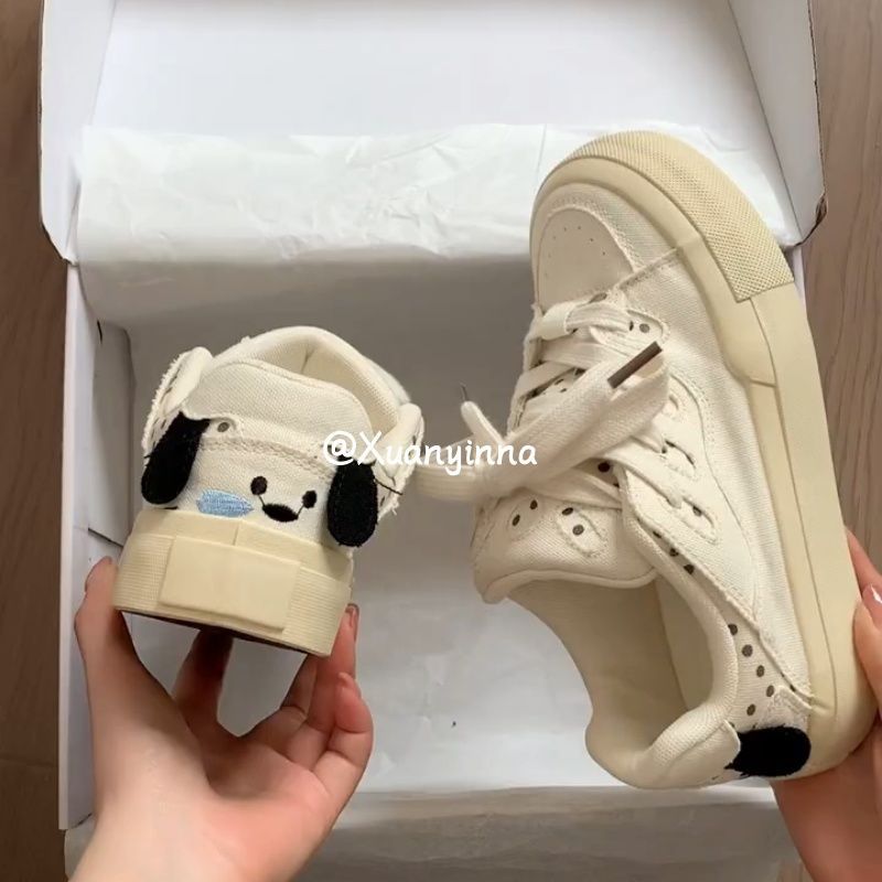 Ladies Canvas Sneakers with flexible rubber sole and breathable upper material Mune Fashion