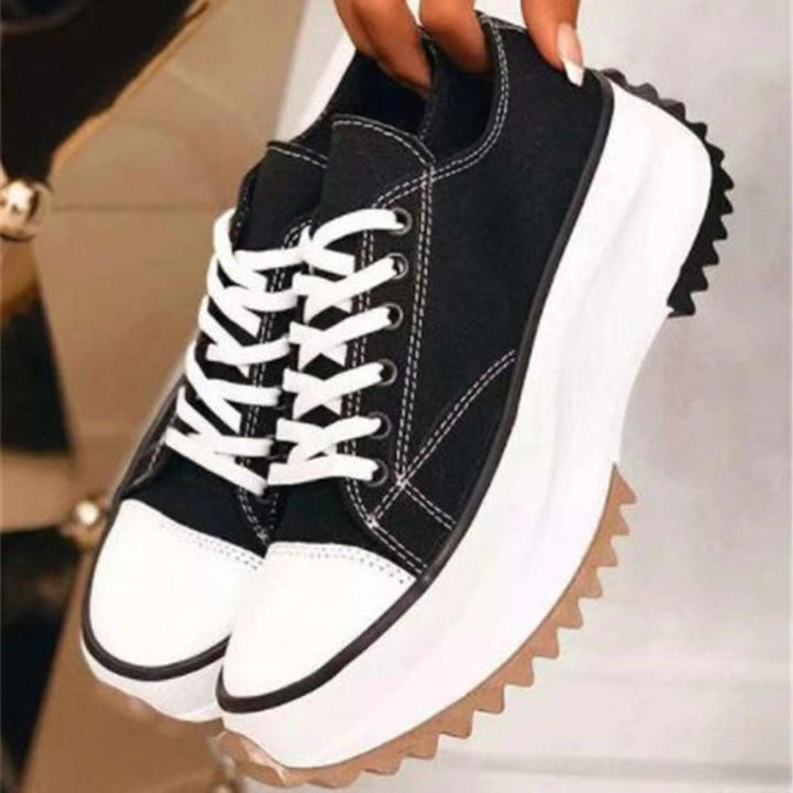Women nan platform sneaker with serrated profile sole, canvas upper material and reinforced toe cap Mune Fashion