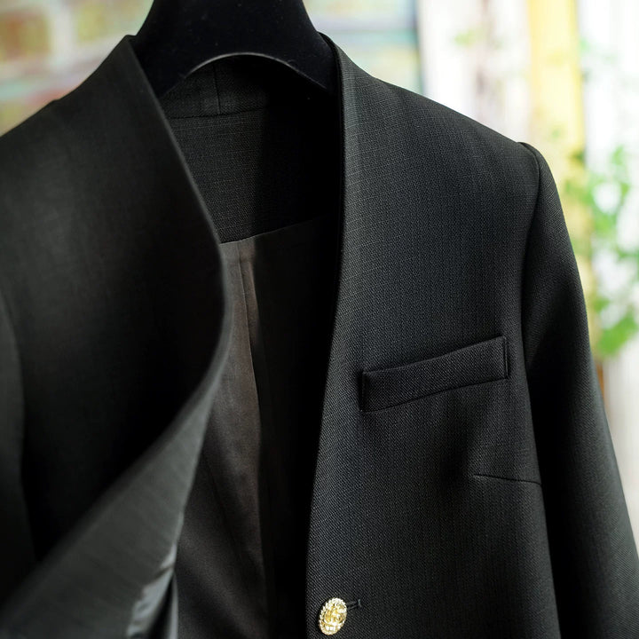 Women Stylish Short Blazer with Glamorous Buttons Mune Fashion
