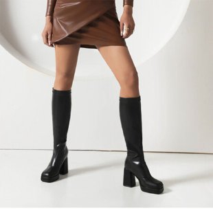Women's knee-high plateau boots with chunky block heel and high-gloss patent look Mune Fashion