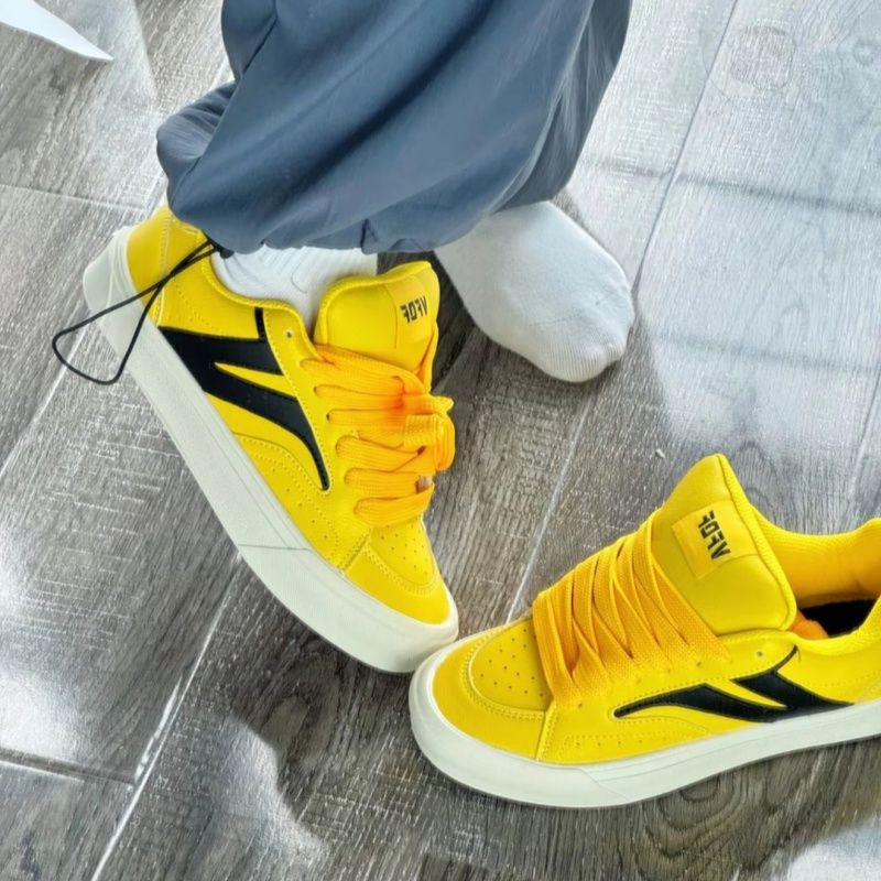 Women Sporty Sneakers with Innovative Lacing System Mune Fashion