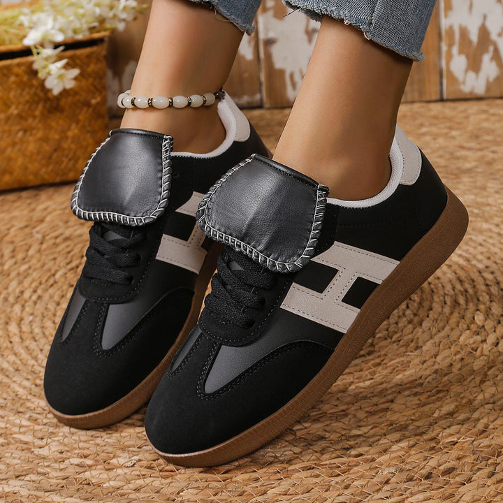 Women's Fashion Sneakers with Elegant Flap Accent and Non-slip Sole Mune Fashion