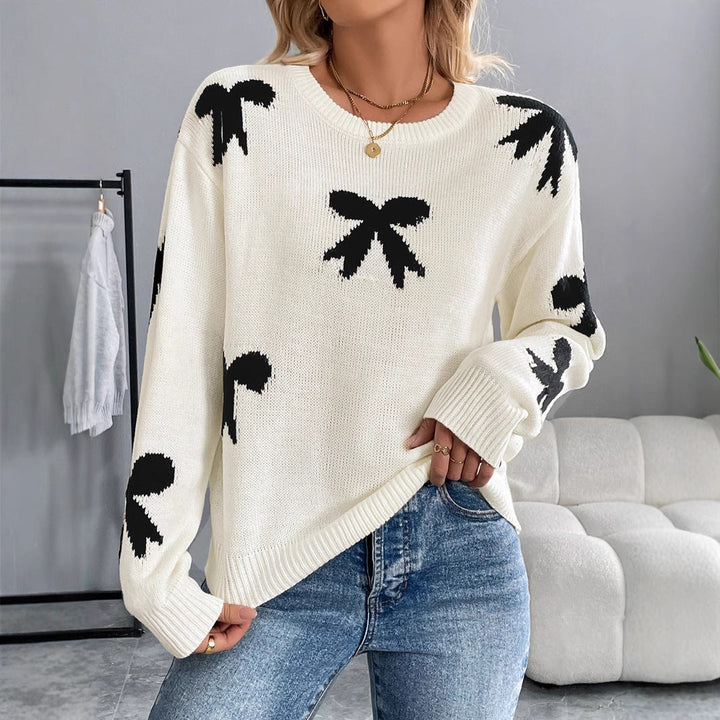 Women's Knitted Crew Neck Sweater with Bow Jacquard and Relaxed Fit Mune Fashion