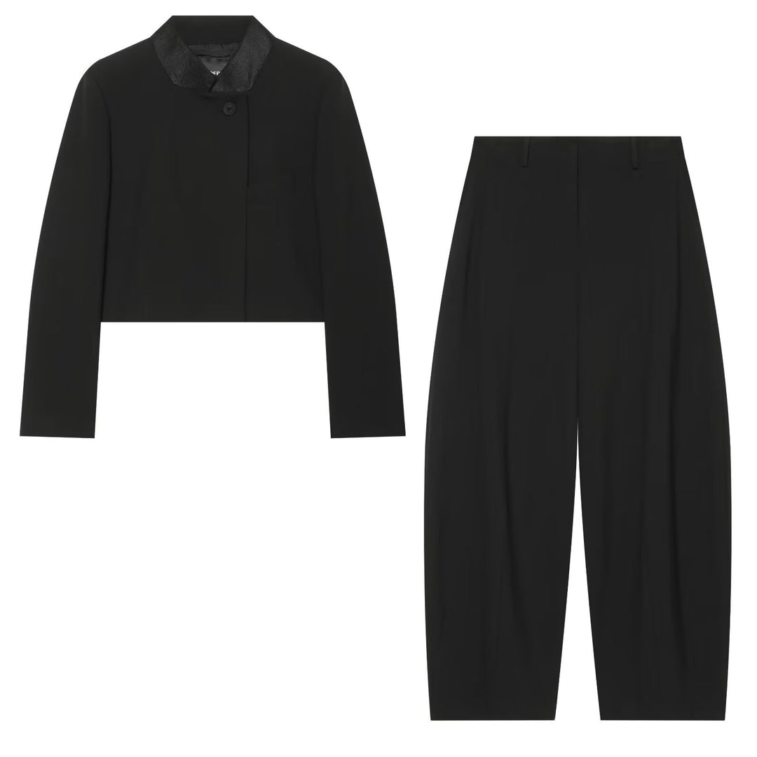Women's cropped blazer jacket in boxy cut with short stand-up collar Drune