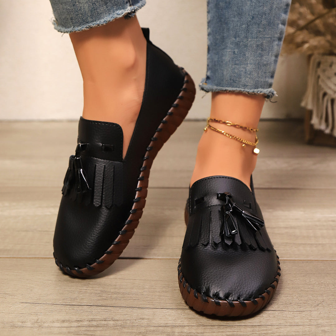 Women Comfortable Moccasins with Fringe Detail Mune Fashion