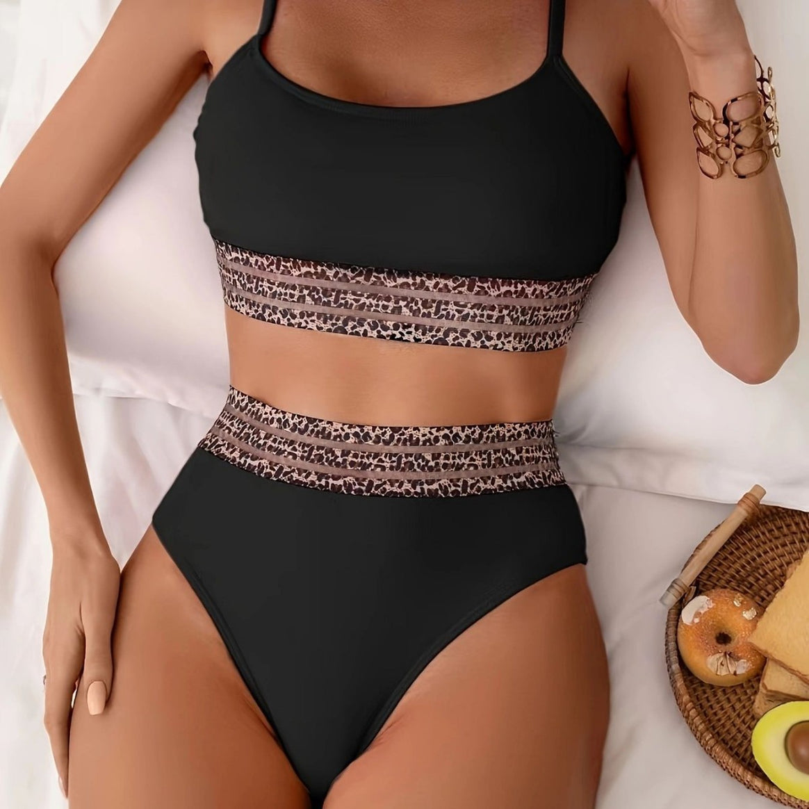 Women's bikini set with stylish crop top and high-waisted shorts Mune Fashion