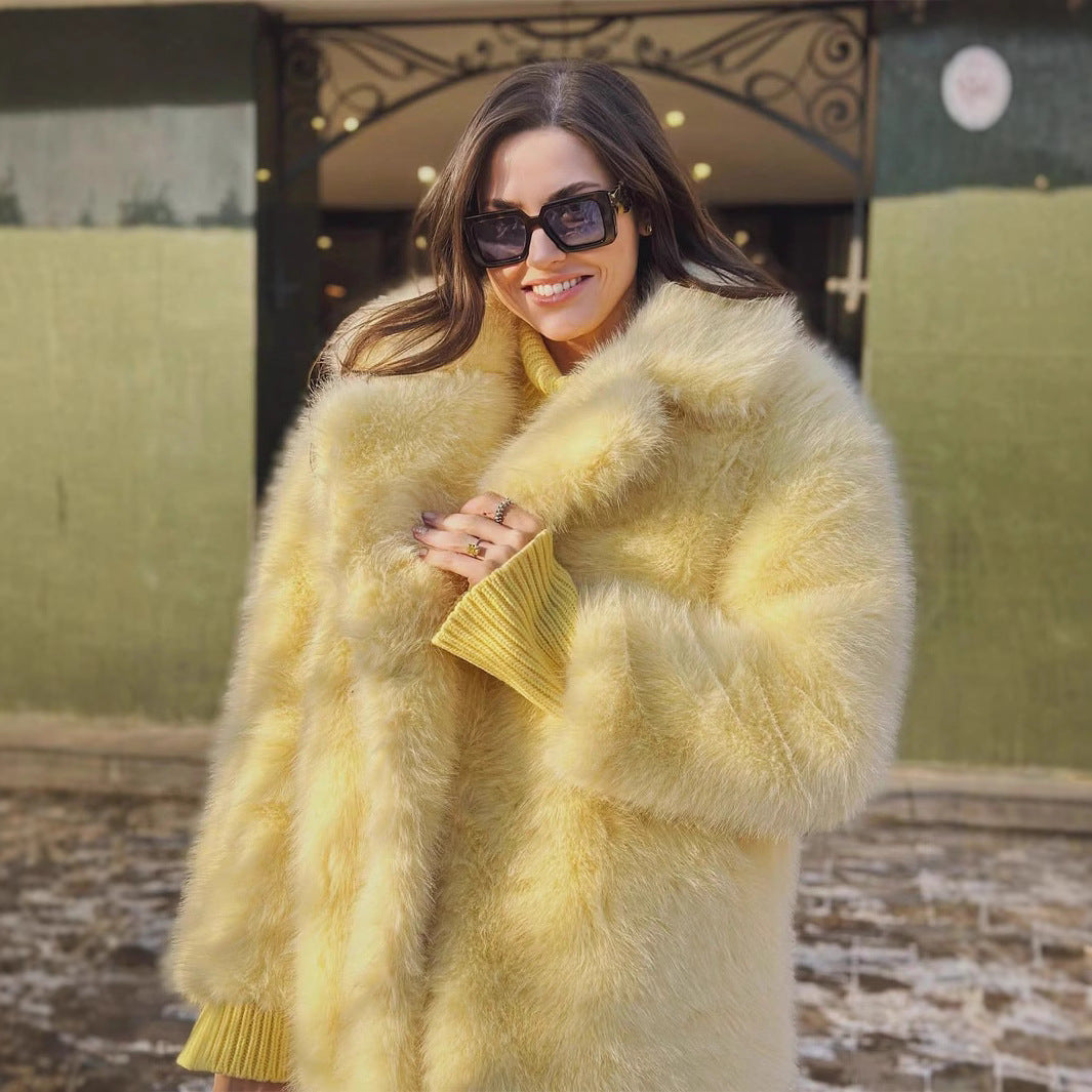 Ladies Luxurious Faux Fur Jacket with Soft Lapel and Large Pockets Mune