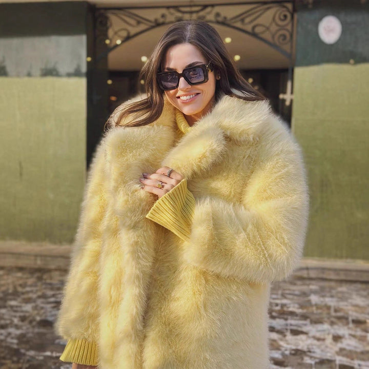 Ladies Luxurious Faux Fur Jacket with Soft Lapel and Large Pockets Mune