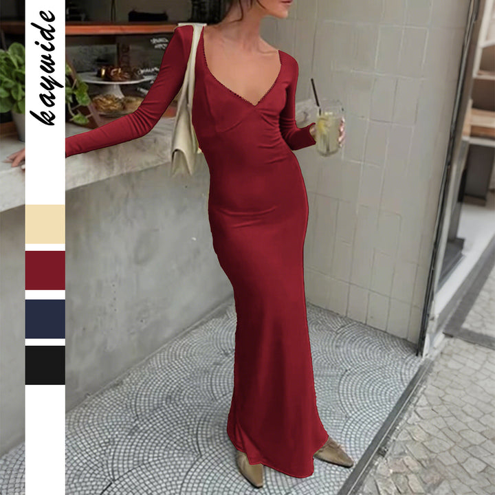 Women's figure-hugging maxi dress with heart-shaped neckline, long sleeves, and narrow mermaid silhouette Mune Fashion