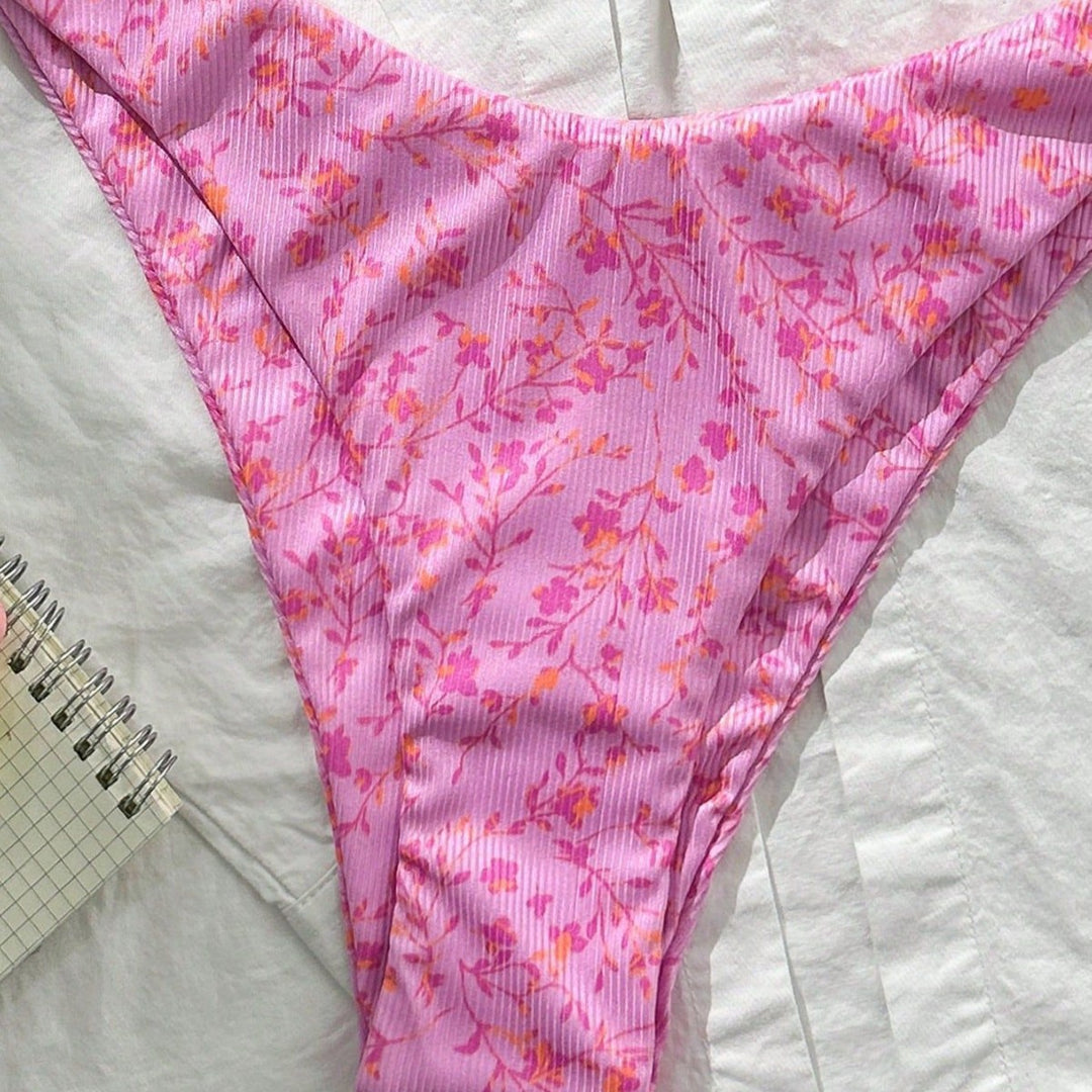 Women's Underwire Bikini with Blooming Design Mune Fashion