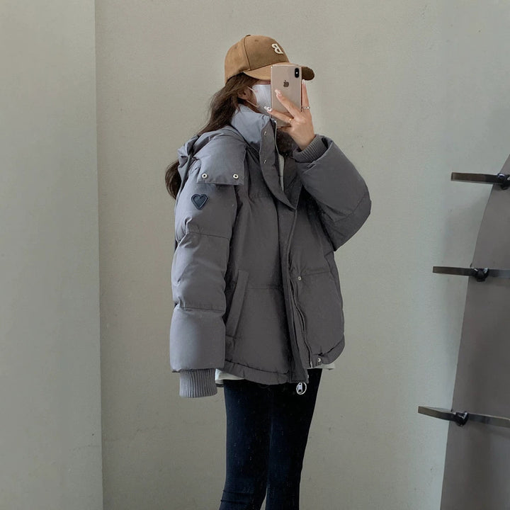 Women’s oversized quilted short jacket with hood, windproof lining and oversized collar Mune Fashion