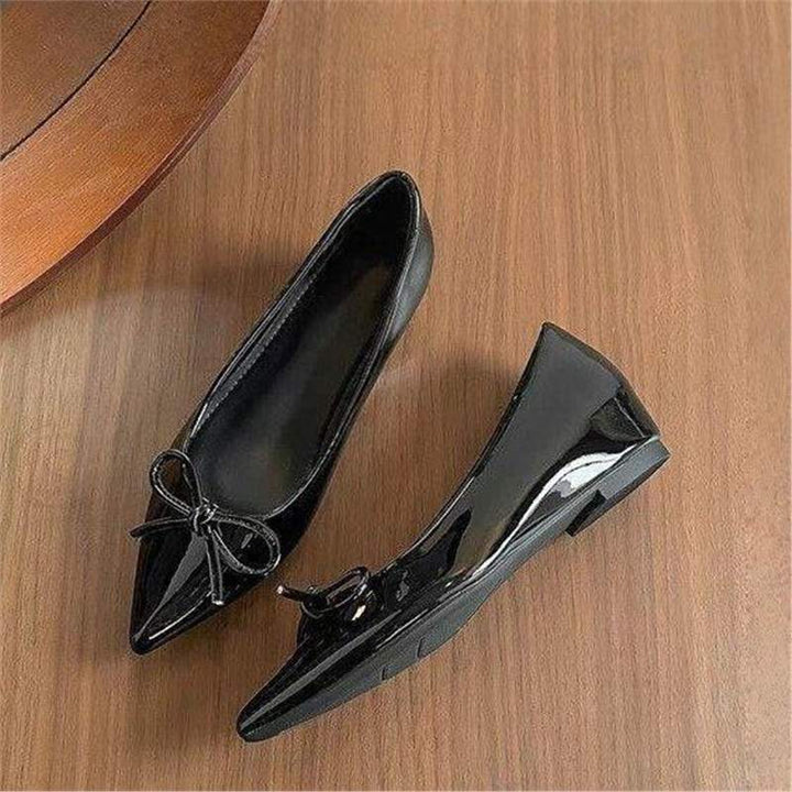 Ladies pointed toe ballerina slippers with a small wedge heel Mune Fashion