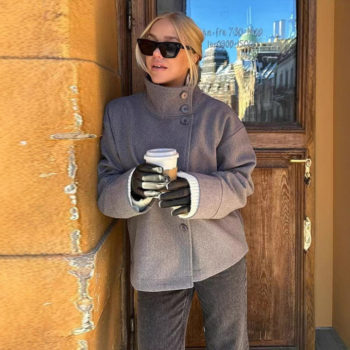 Ladies fashionable and comfortable jacket
