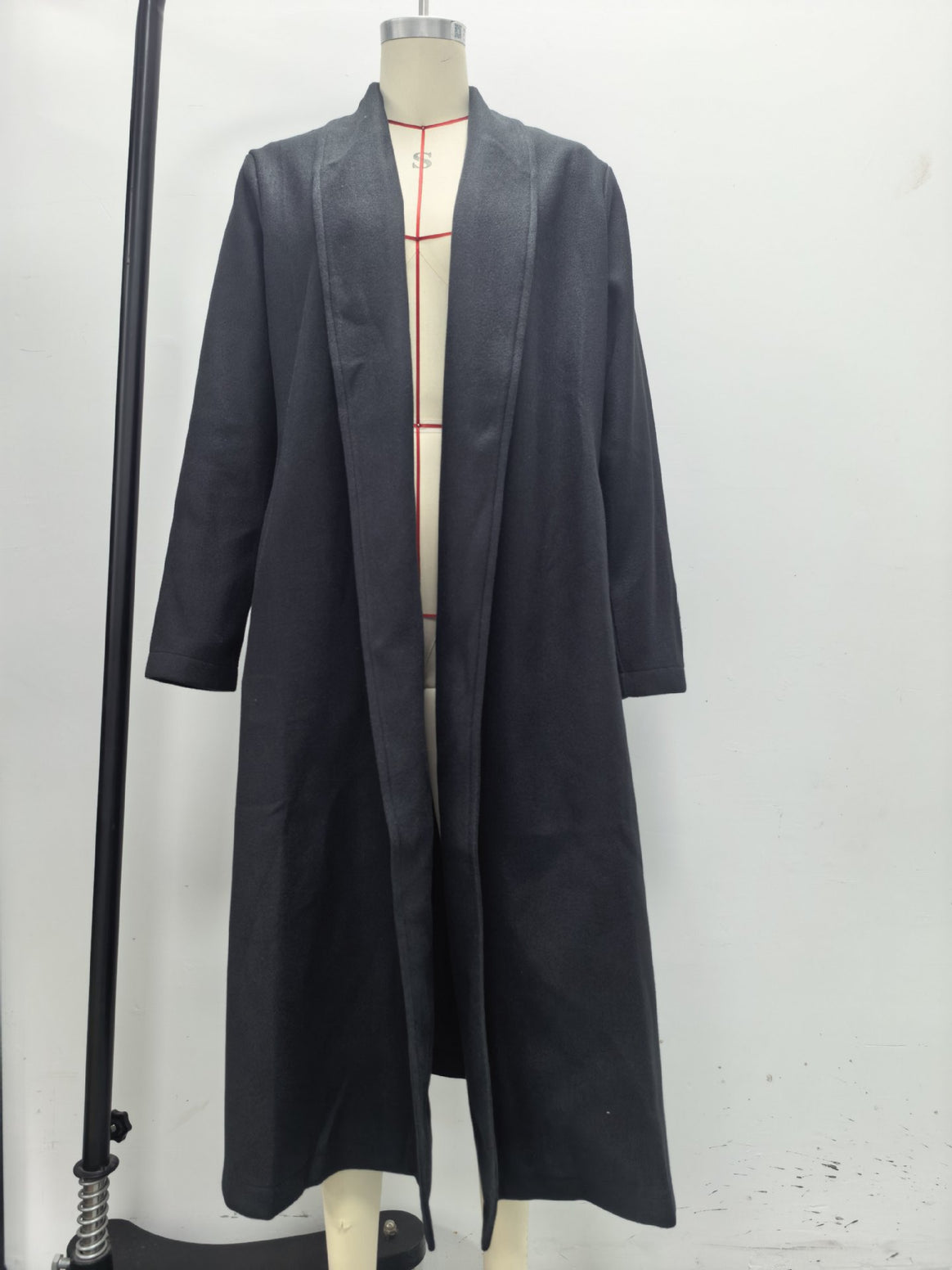 Women elegant long wool blend coat with open fall and side pockets Mune Fashion