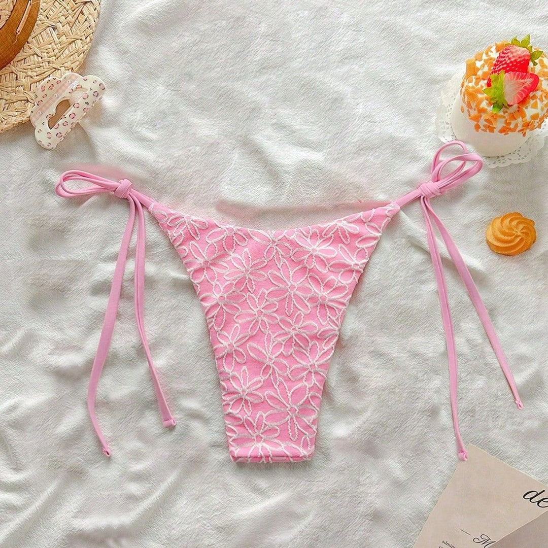 Women's Triangle Bikini with Floral Embroidery Mune Fashion