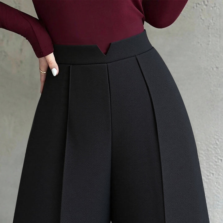 Ladies elegant wide Palazzo trousers with pressed crease and high-cut waist Mune Fashion