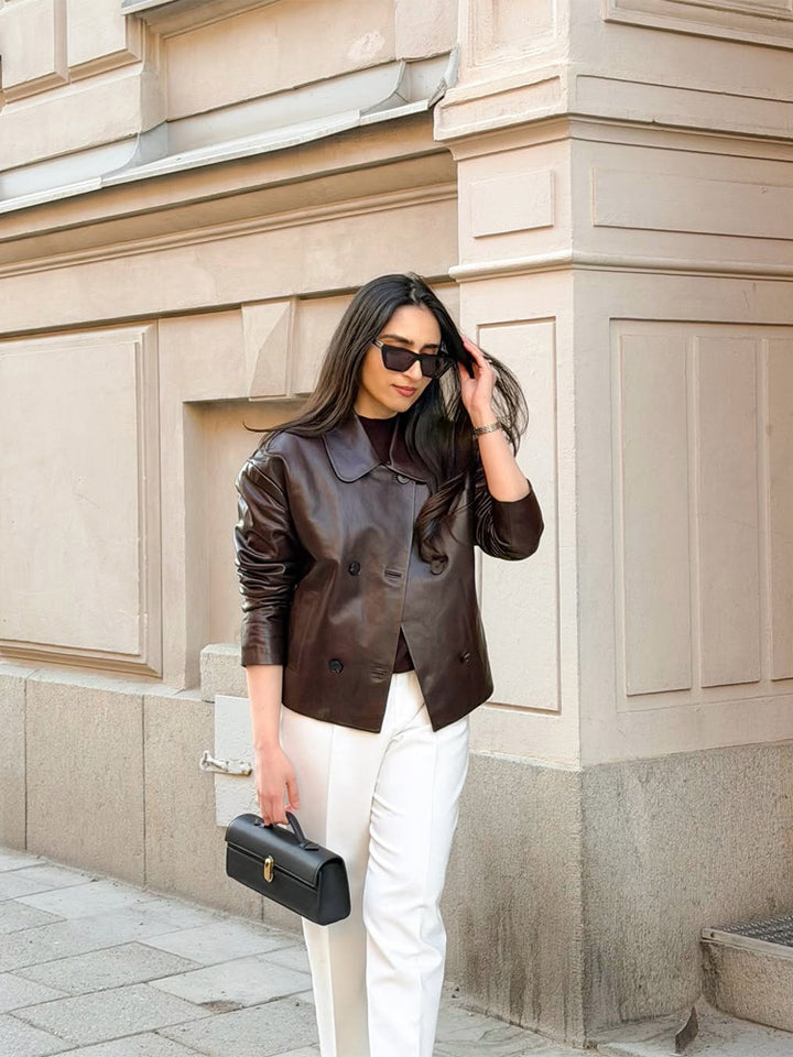 Women's short jacket made of smooth nappa leather in double-breasted with shirt collar Mune Fashion