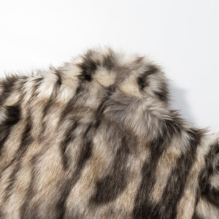 Women Short Faux Fur Jacket with Voluminous Fur Look, Boxy Silhouette and Insert Pockets Mune Fashion