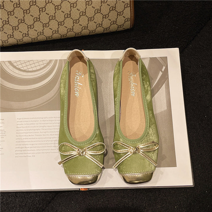 Women's ballerina slippers with square toe, bow appliqué and viscoelastic footbed Mune Fashion