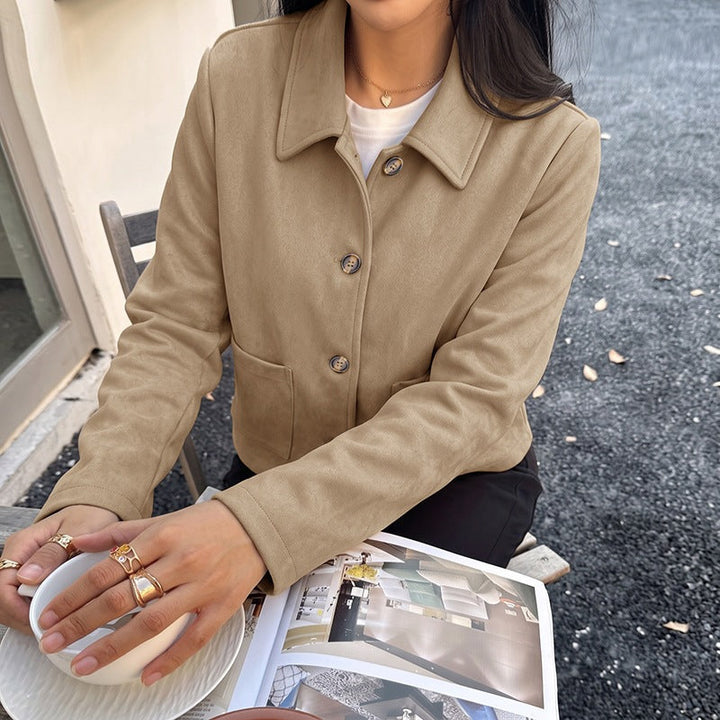 Women's short jacket made of suede look with shirt collar and patch pockets Mune Fashion