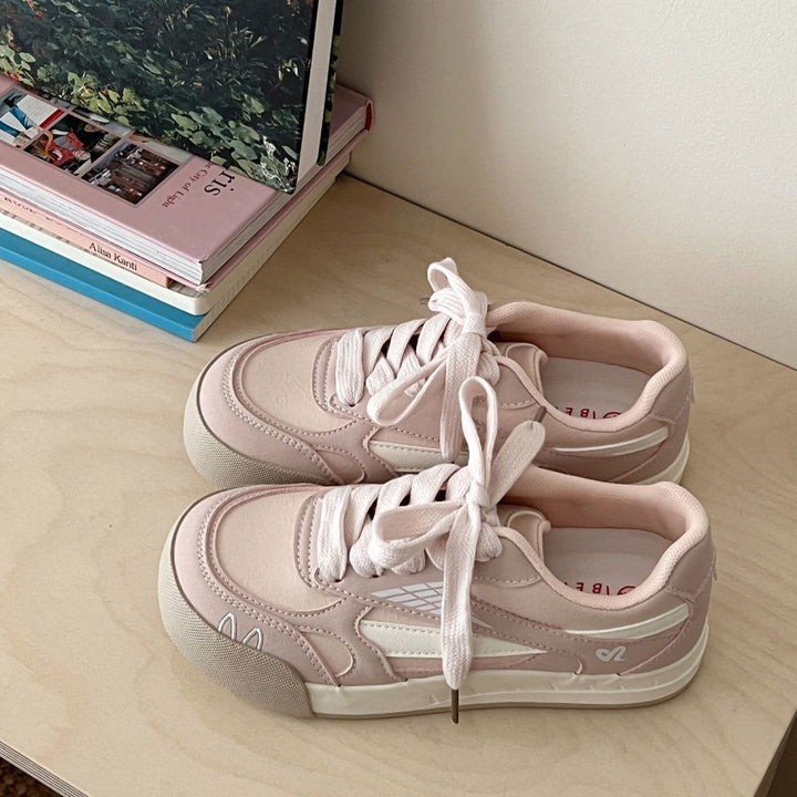 Women's sporty sneakers with breathable mesh details Mune Fashion