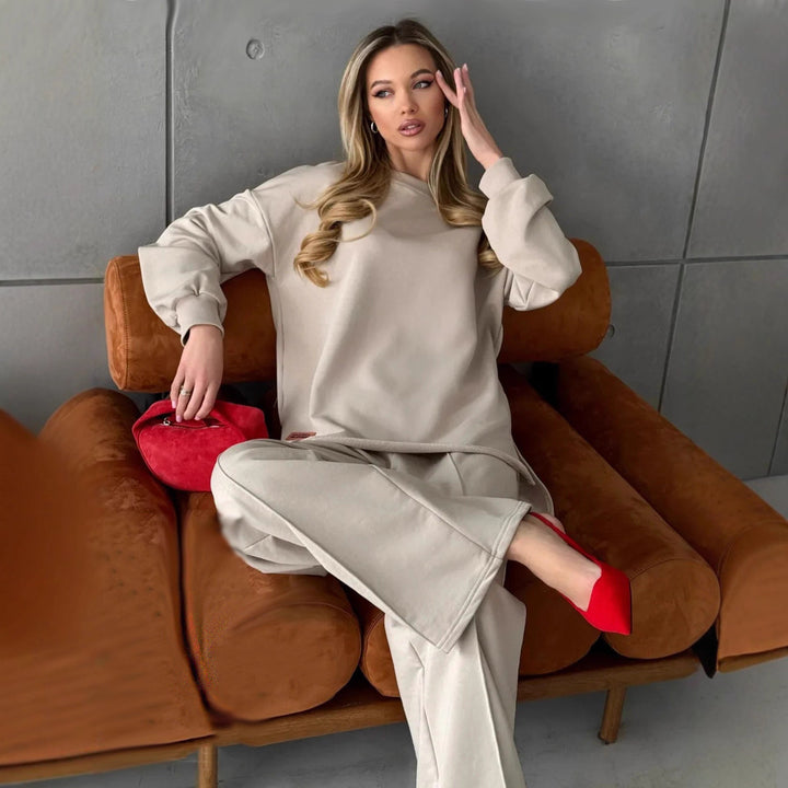 Women elegant lounge two-piece set with oversized sweatshirt and fitted wide-leg trousers Mune Fashion