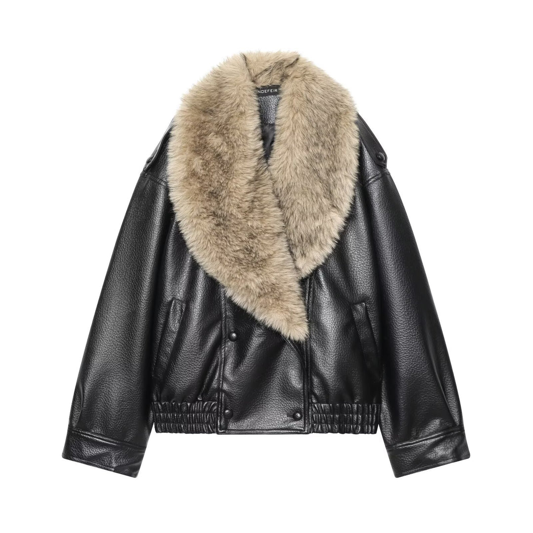 Women short-cut leather imitation bomber jacket with voluminous fur collar Mune Fashion
