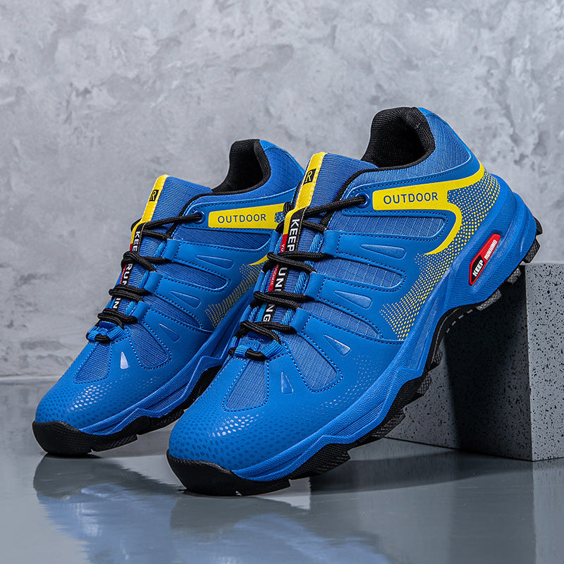 Men's lightweight trail and outdoor running shoe with a grippy studded sole and cushioned EVA midsole Mune Fashion