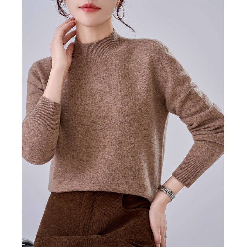 Women's fine knit roll neck with slightly tailored fit and ribbed cuffs Mune Fashion