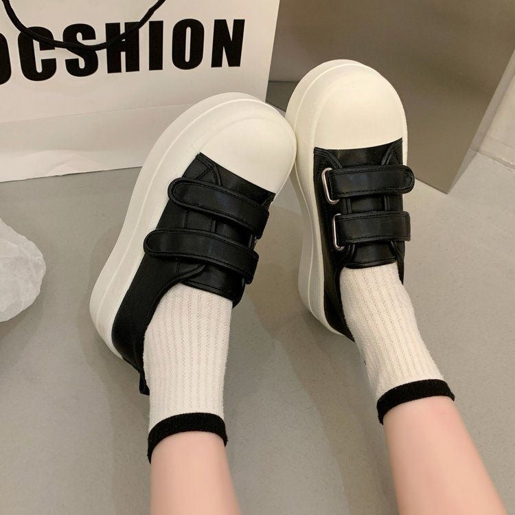 Women's platform sneaker with double velcro fastening and ergonomic sole Mune Fashion